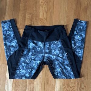 Athleta Women’s M Black and Grey Floral Leggings